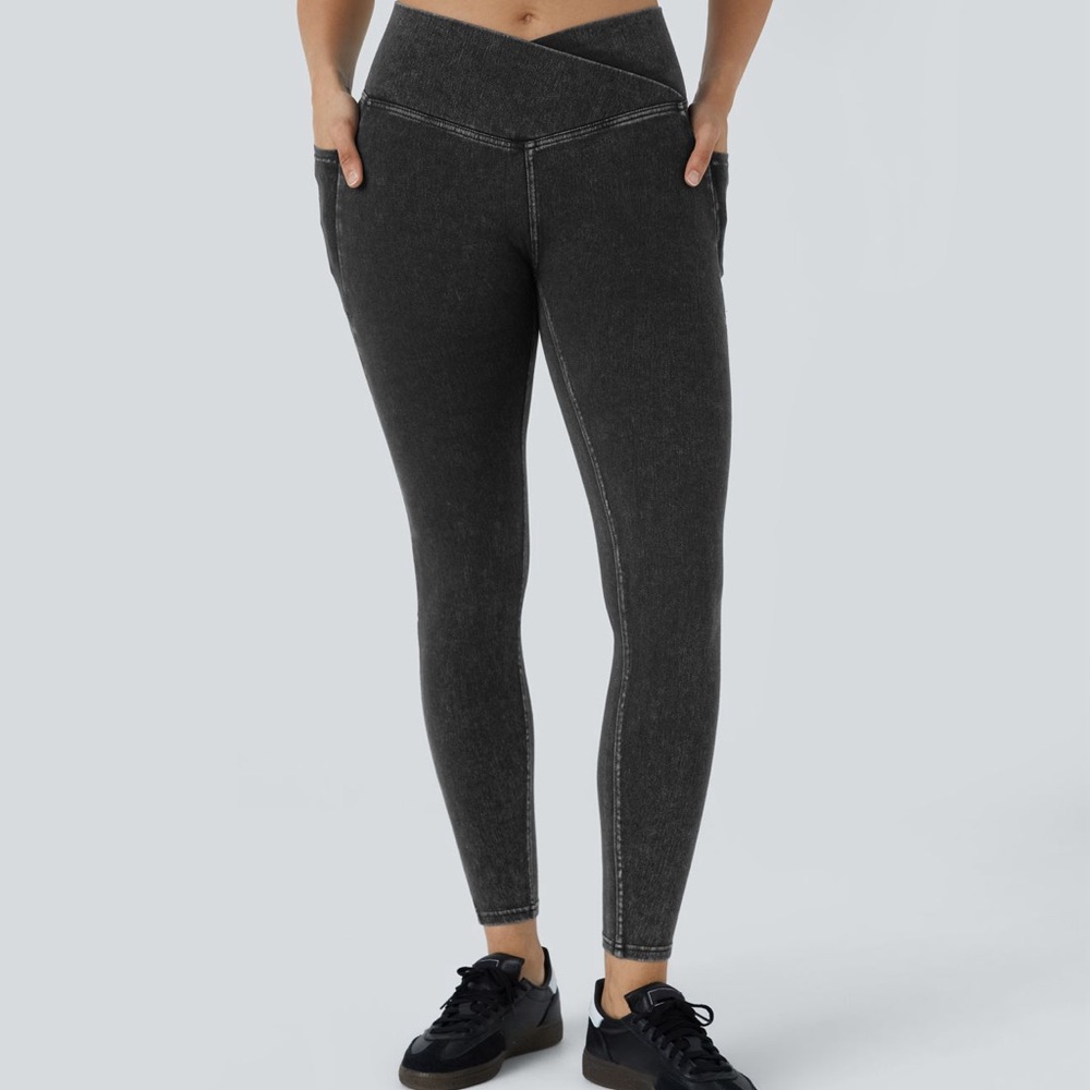 NWT Halara Flex Crossover Pocket Washed Denim Black 7/8 Leggings XS